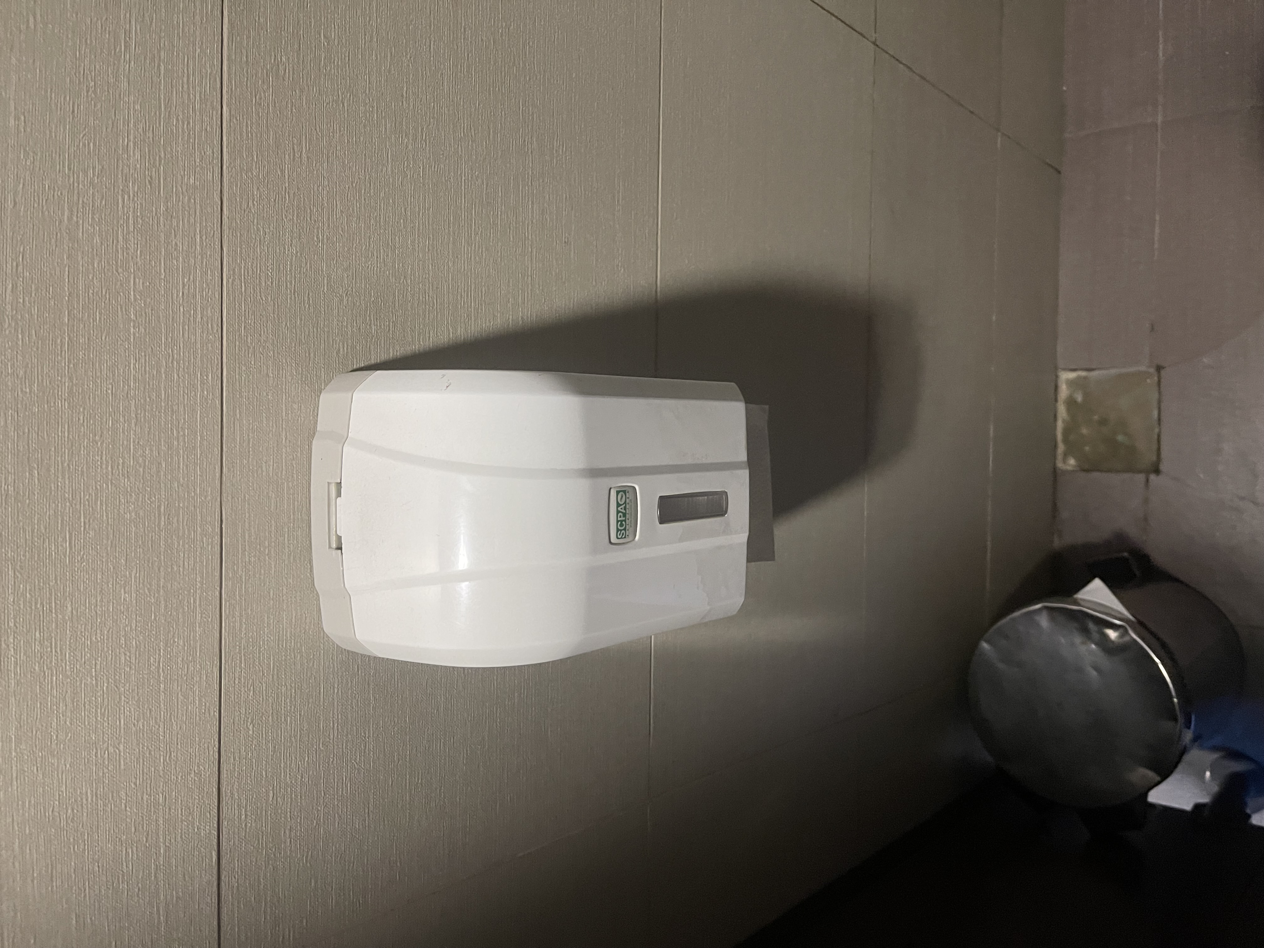 Bidet/tissue/tabo photo