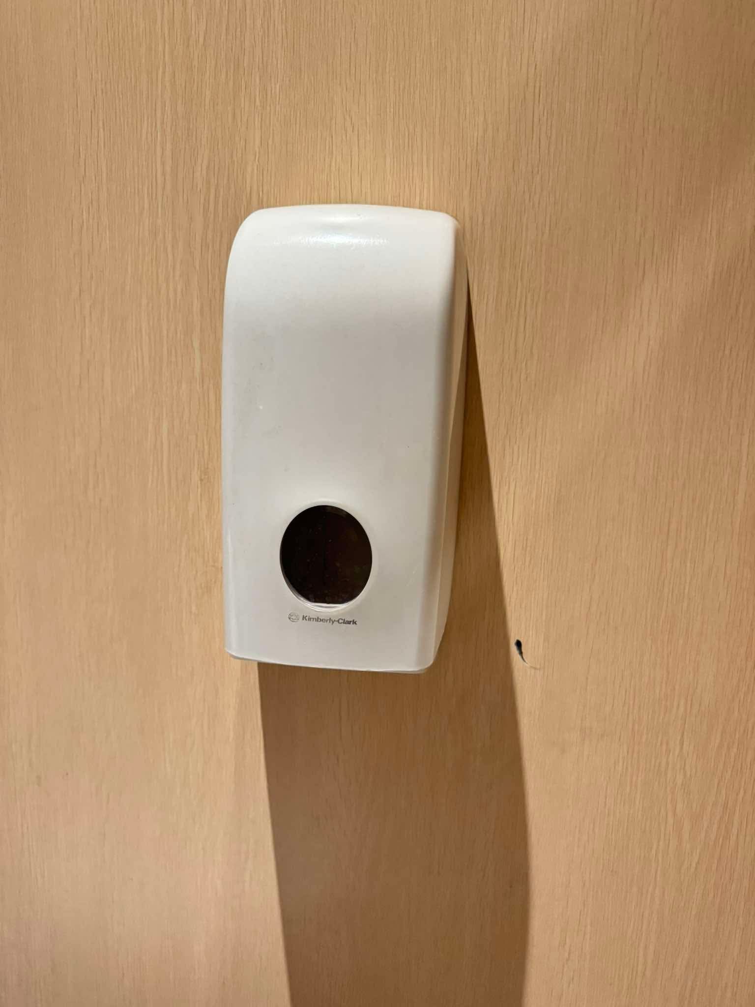 Bidet/tissue/tabo photo